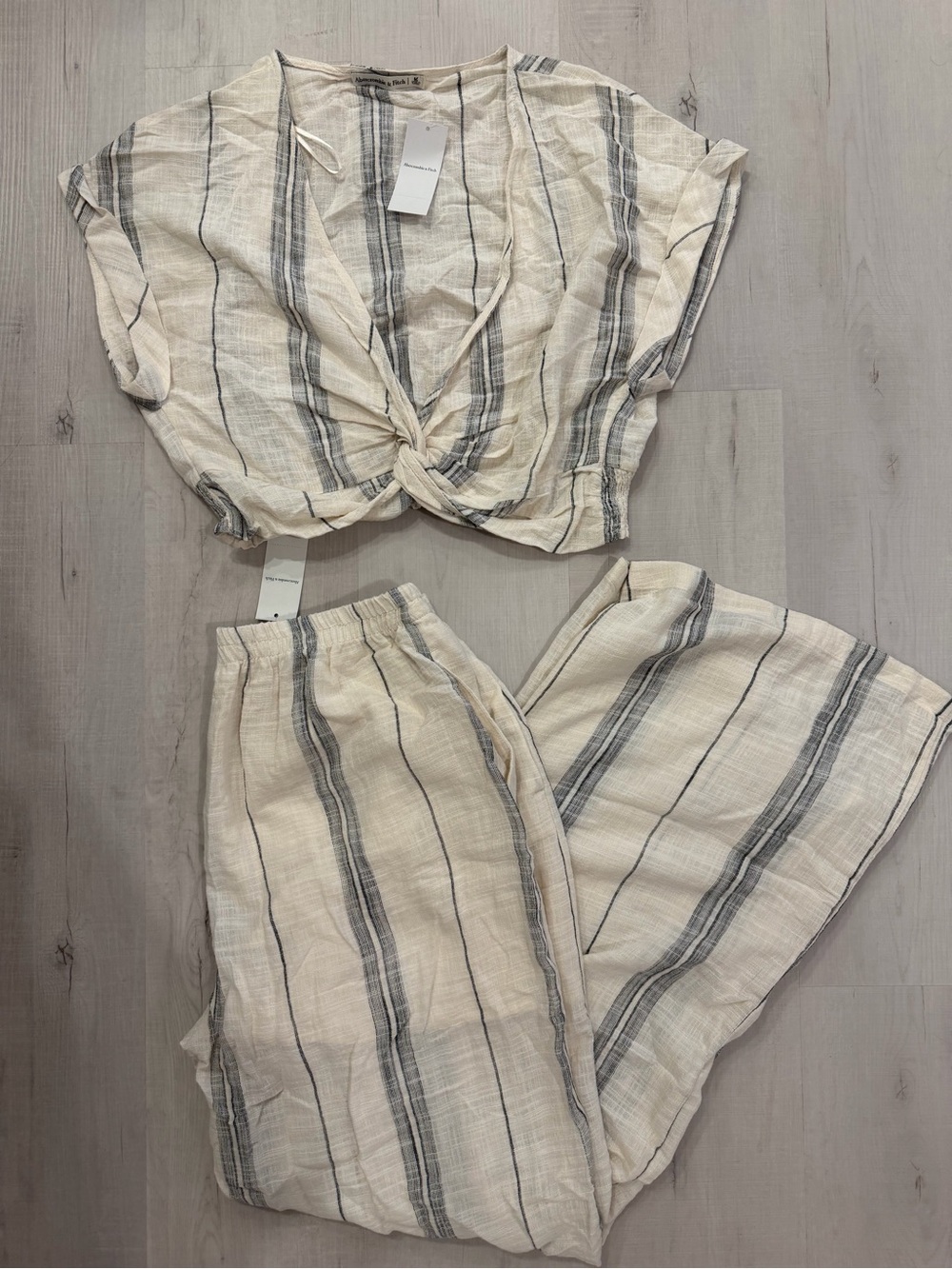Abercrombie & Fitch Cream and Gray Striped Wide-Leg Pants Set